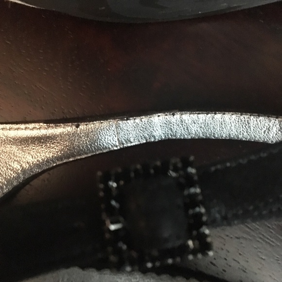 Glamorous Taryn Rose Slingbacks - Picture 7 of 8